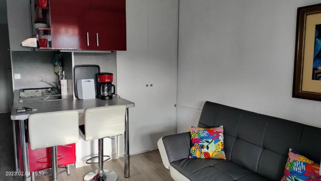 Entre St-Raphael Et St-Tropez. Studio Pieds Dans L'Eau, A Partir De 600 Euros/Semaine. Saint Aygulf Eksteriør bilde